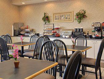 Hotel Ramada Fairview Heights Restaurant photo